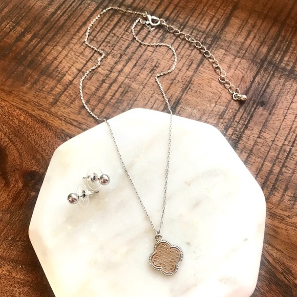 Gold & Silver Two Tone Cut Out Clover Necklace Set - Picture 2 of 3